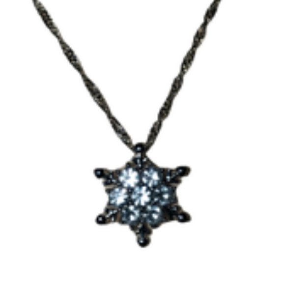 NEW Snowflake Pendant Necklace - Picture 2 of 4